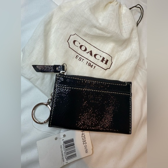 Coach Slim Black Patent Leather Top Zip Closure Card Case Holder w/Key Ring NWT - Picture 1 of 3